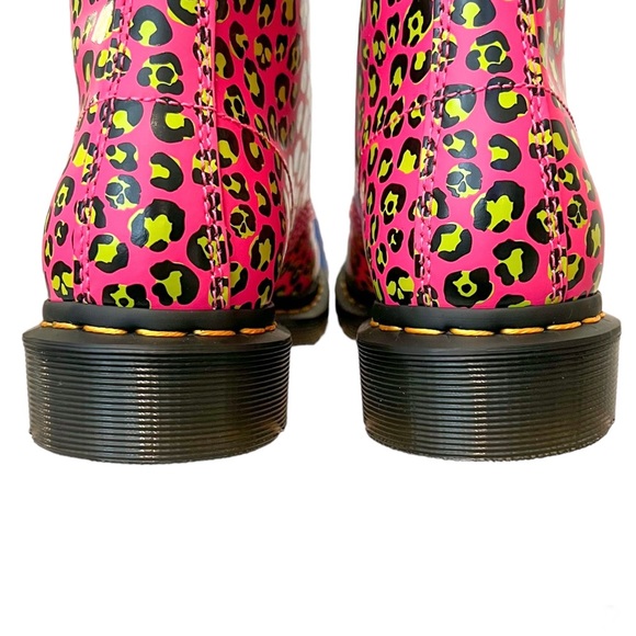 Dr. Martens 1460 Leopard Smooth Leather Lace Up Boots, size 7, New in Box - Picture 7 of 12
